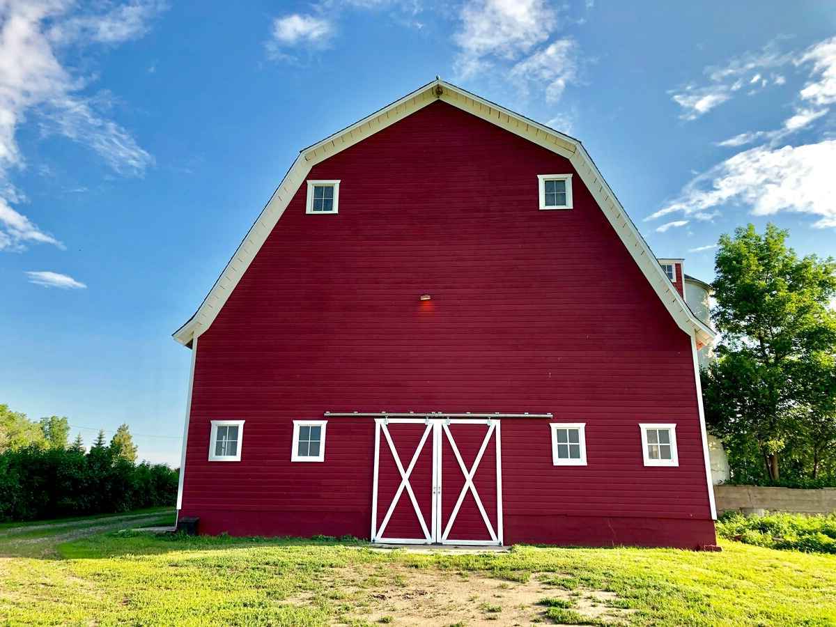 Build Your Own Barn Style Shed With These Plans