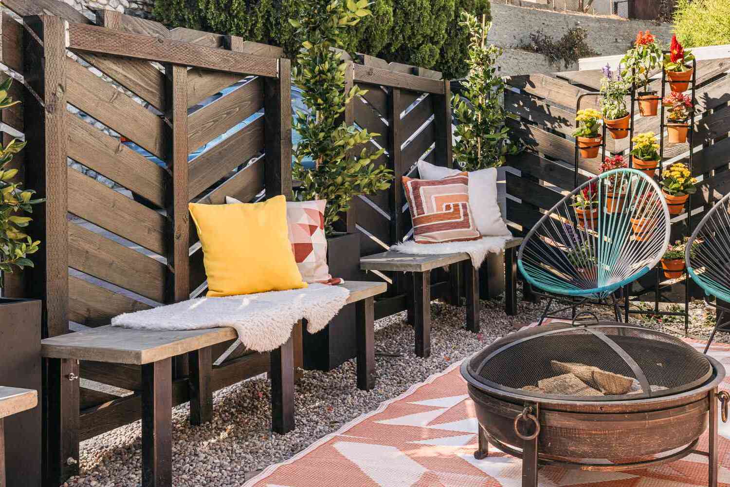 DIY Deck Privacy Wall: Create Your Own Outdoor Oasis