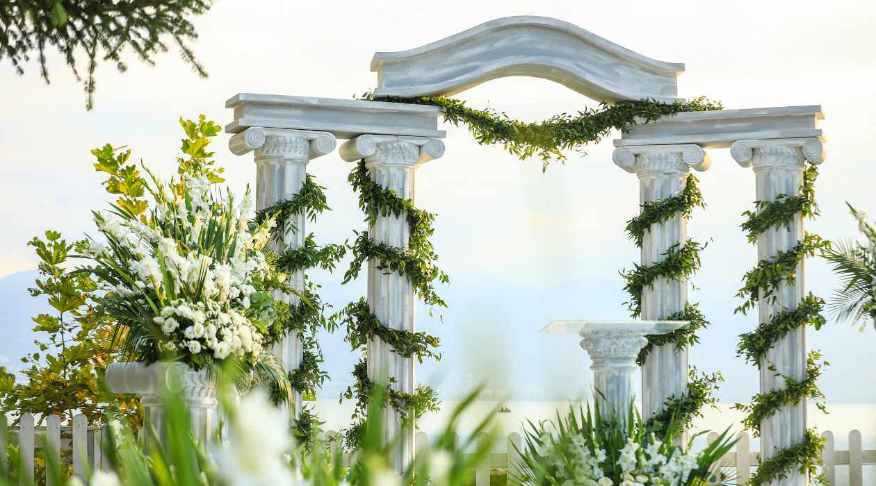 Enhancing Your Wedding Venue: Creative Pew Card Ideas For A Picture-Perfect Ceremony