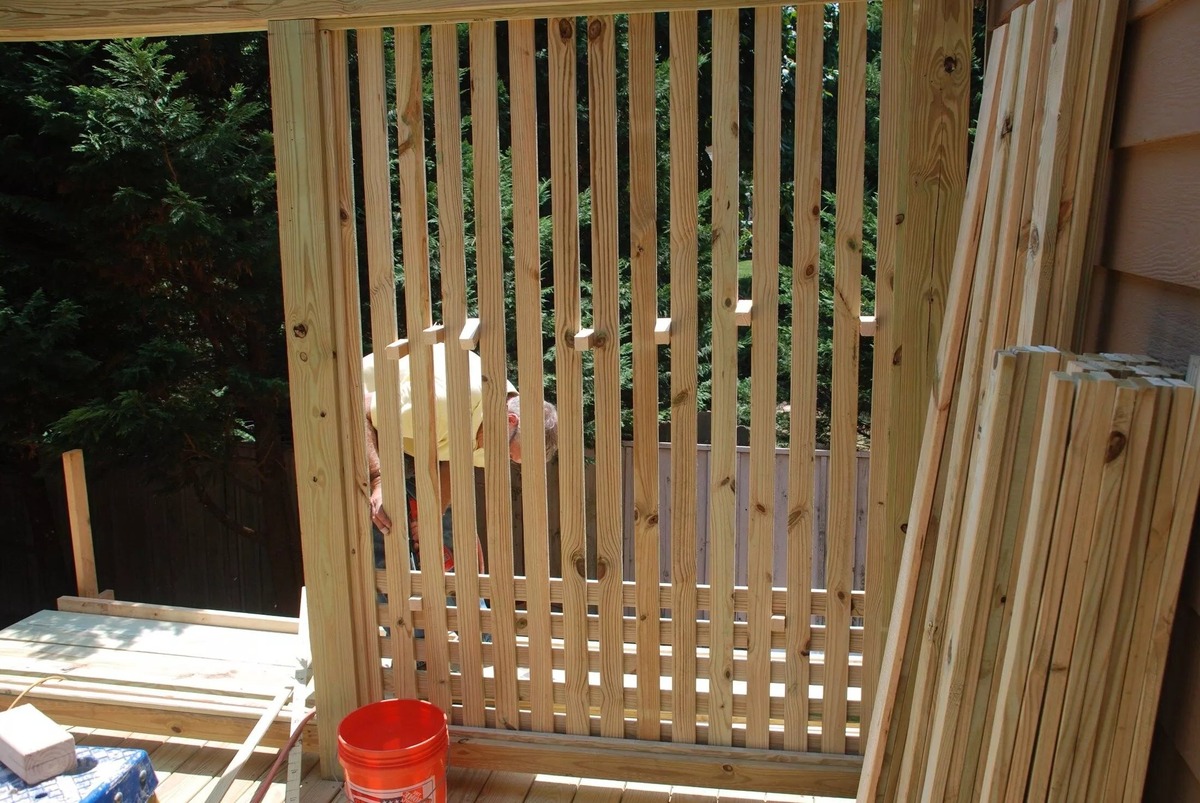 How To Build A Privacy Wall On A Deck