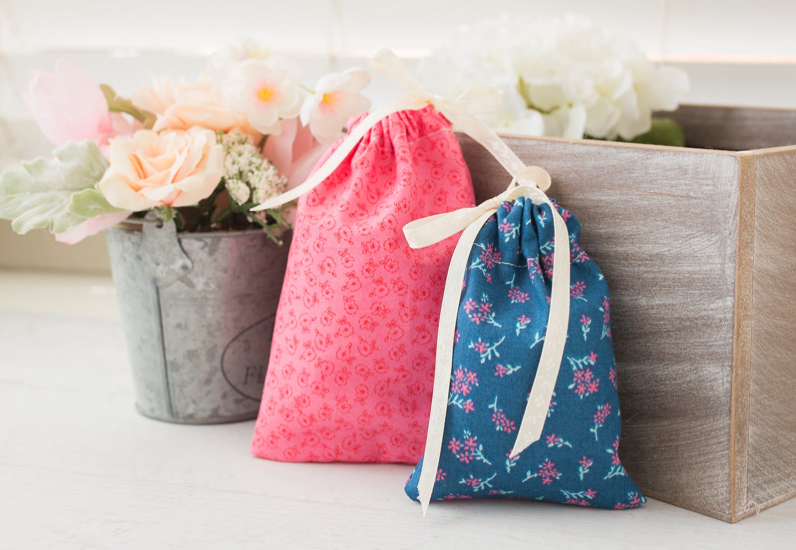 Quick DIY: 5-Minute Family Gift Bags Tutorial