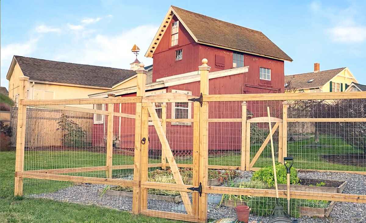 How To Install Chicken Wire Fence