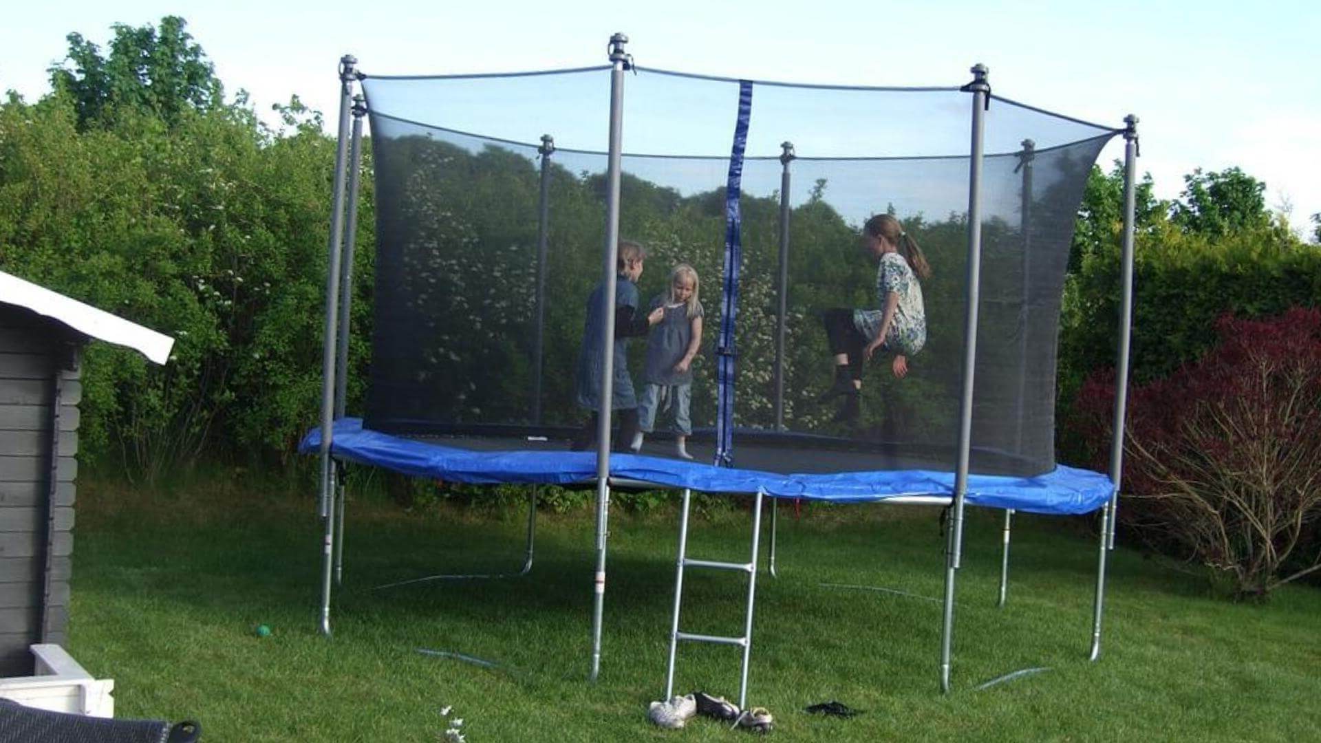 How To Assemble A Trampoline