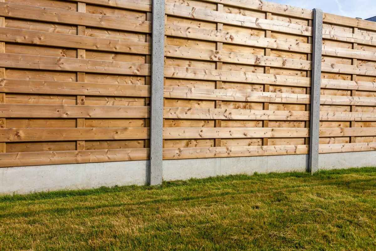 How To Build A Fence With Metal Posts