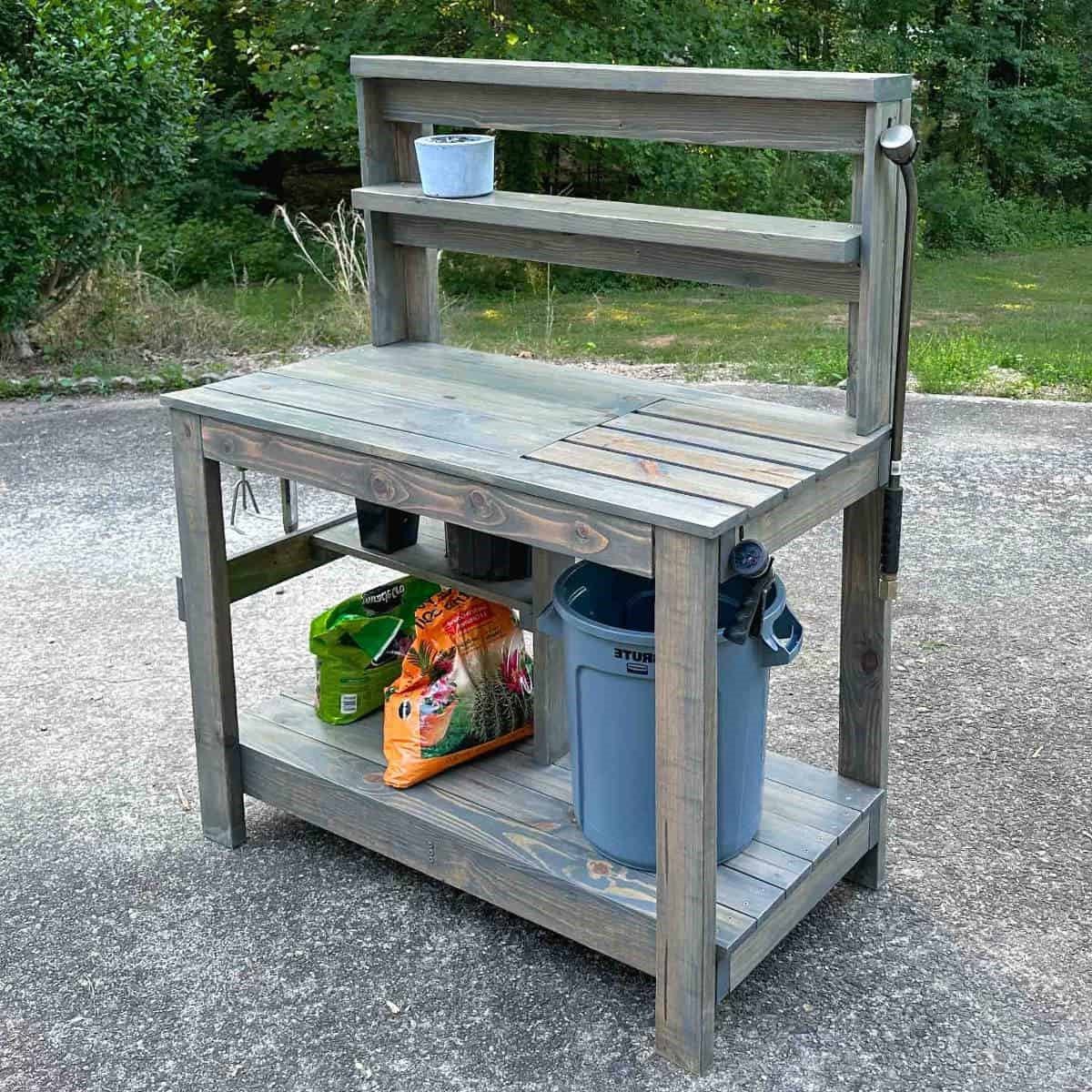 Easy Potting Bench Plans For Your DIY Garden Project