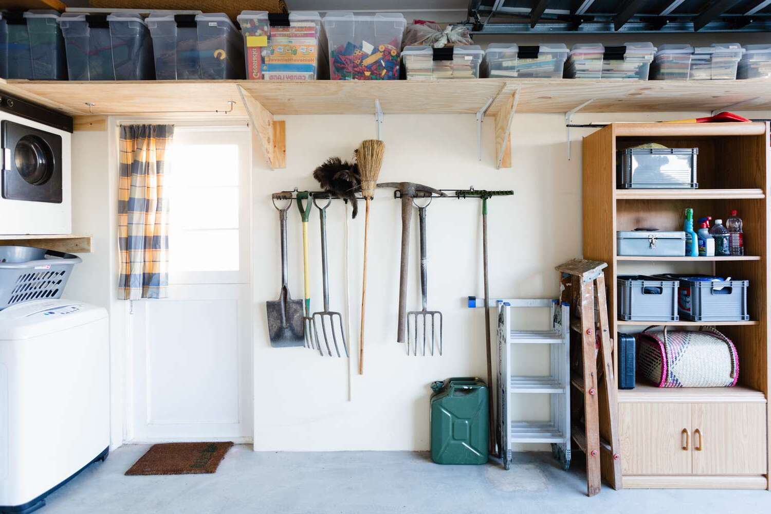 Garage Loft Building: A DIY Guide To Creating Extra Space