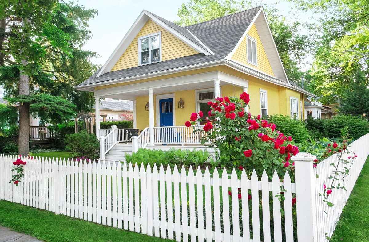 How To Build A Picket Fence