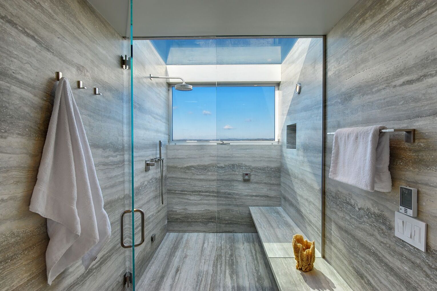 Beach-Inspired DIY Bathroom Decor