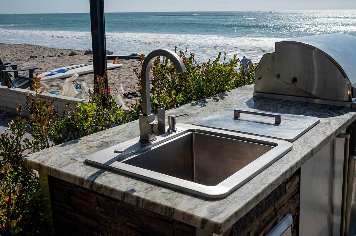 DIY Outdoor Sink Station