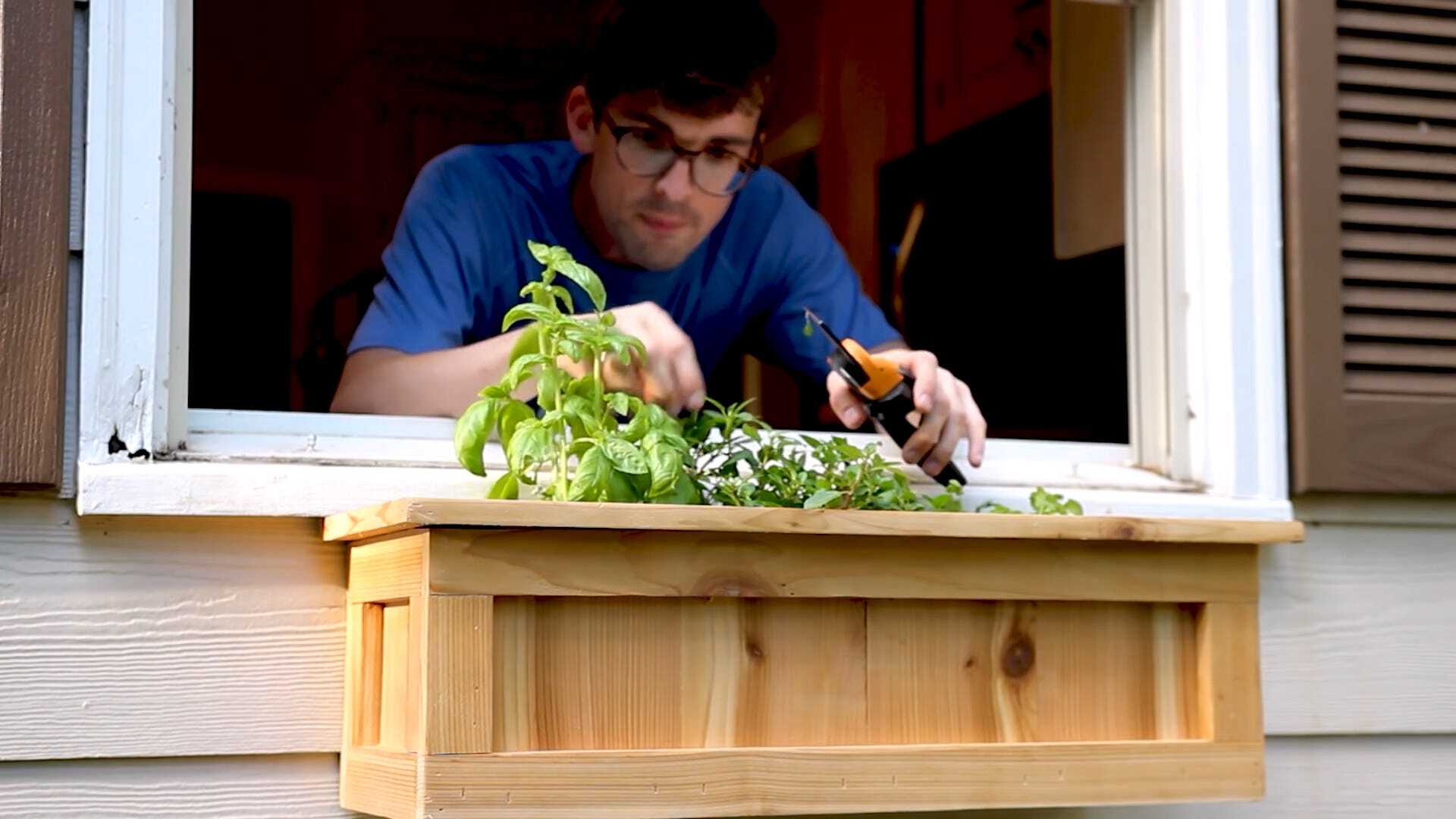 How to Build Cedar Window Boxes | Twigandthistle