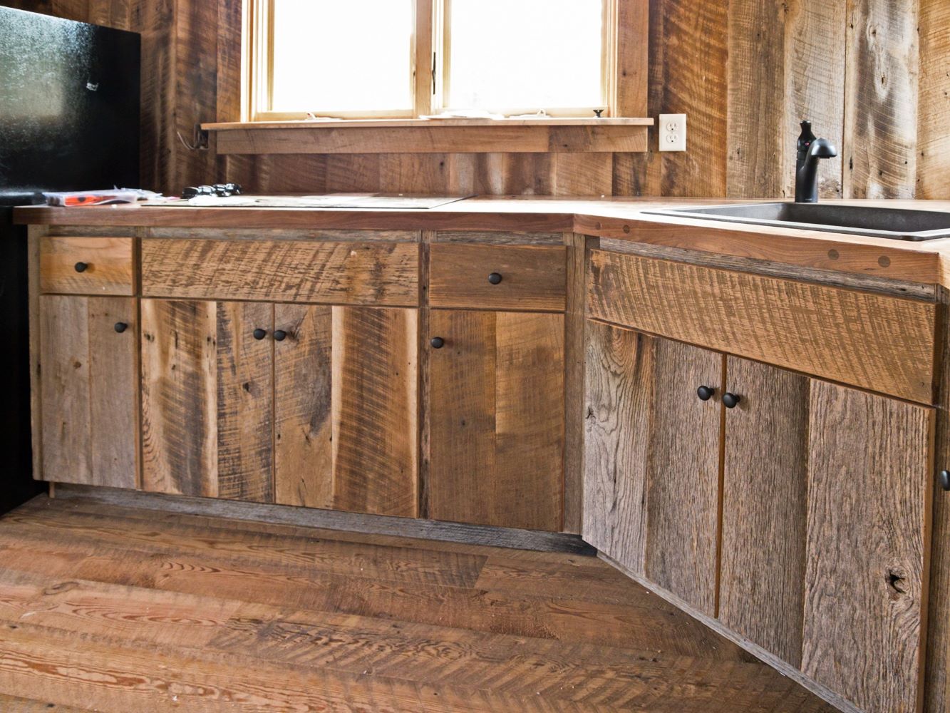 How to Build Rustic Barnwood Kitchen Cabinets