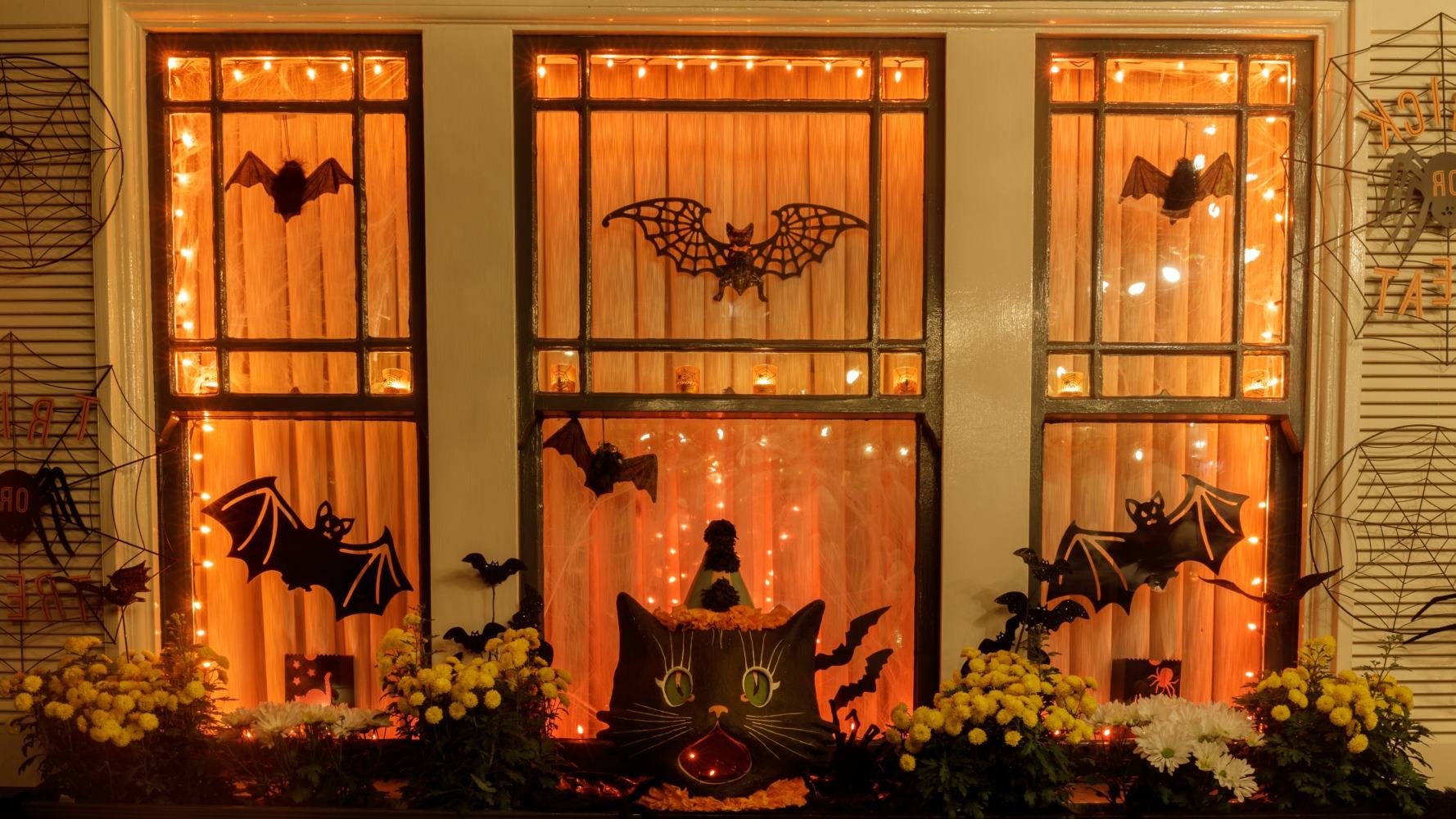 How to Create a Spooky DIY Halloween Window Display