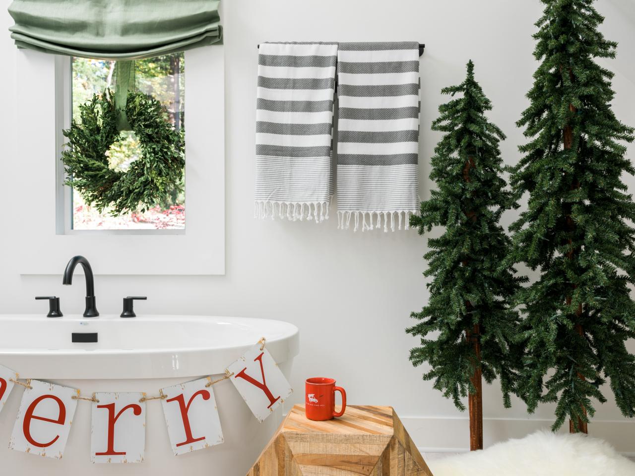 How to Create Elegant Christmas Bathroom Decor