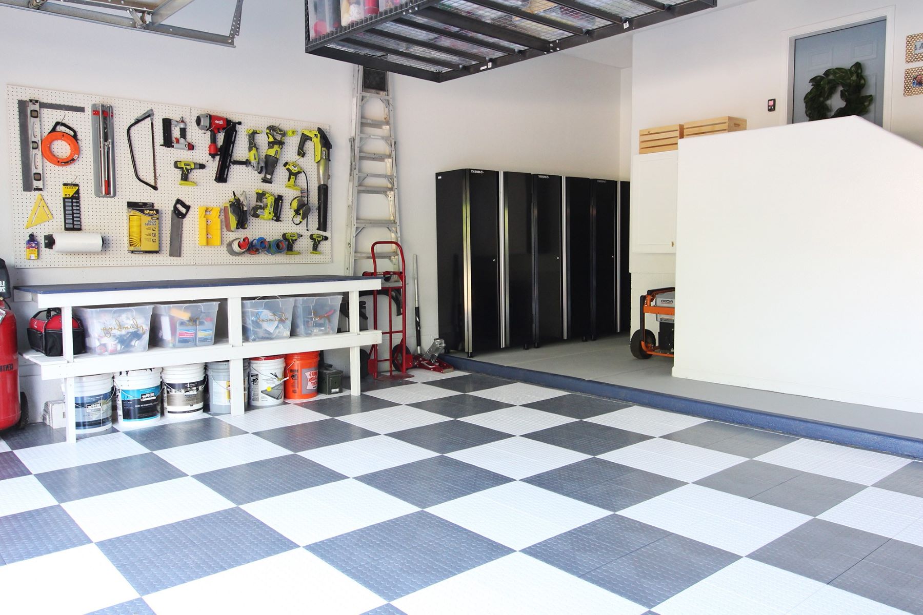 Low Budget DIY Garage Makeover